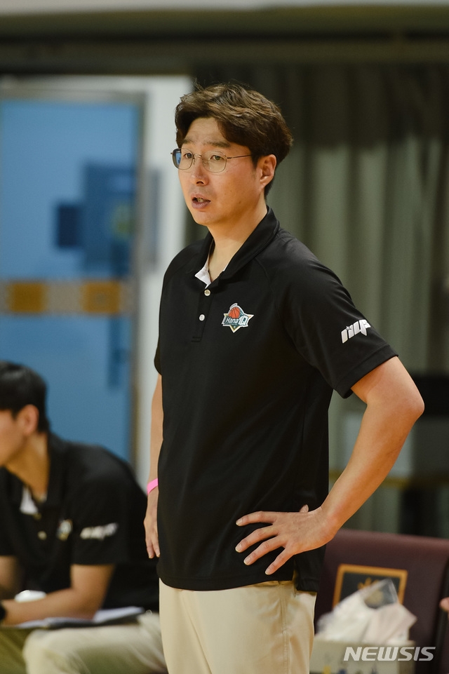 감독 선임 강이슬 이적 가능성? KB스타즈 신임 사령탑에 김완수 7