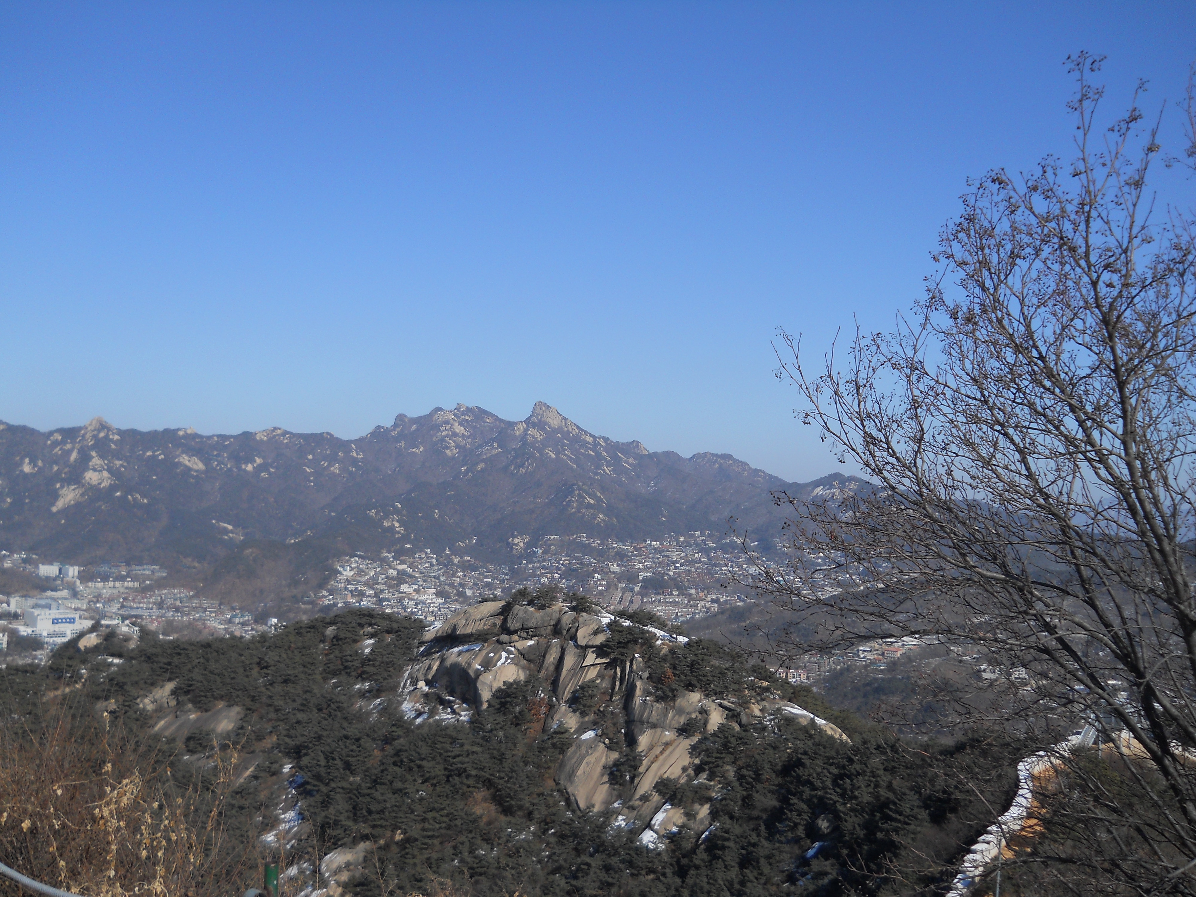 산넘고 물건너 바다건너서 인왕산(Inwangsan Mountain)
