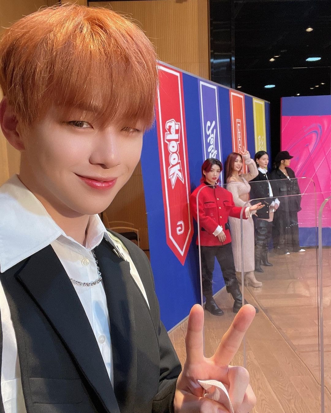  강다니엘 x 아이키, 그랜드부다페스트호텔 소환