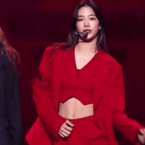  르세라핌 카즈하 레드 정장 케이콘 무대 움짤 mp4