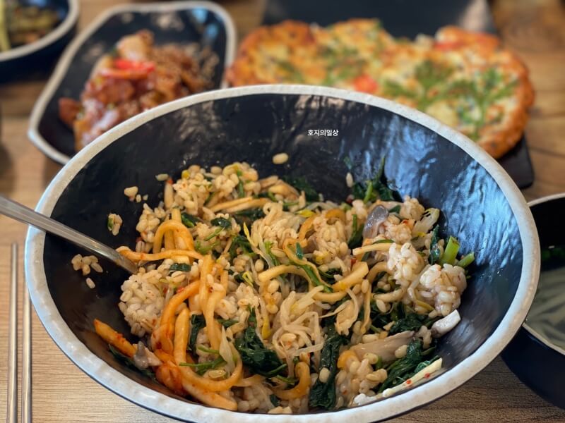 홍천 보리밥 정식 맛집 큰골쉼터 식당 - 보리밥 모습