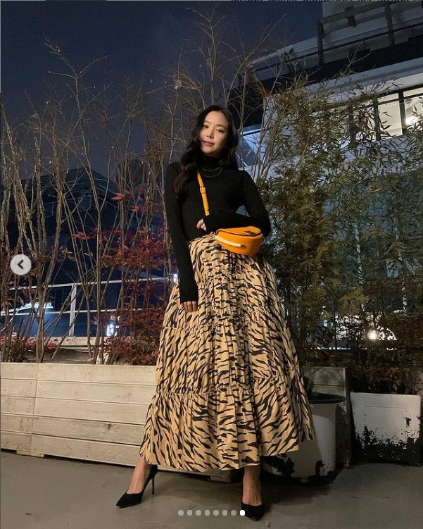  손나은  인스타그램 스커트