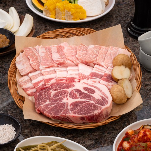 남도돼지촌 내부