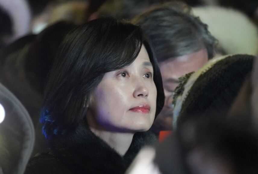 단발머리여성의모습