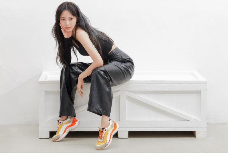  "여신 그 자체…" 배우 한예슬, 도발적 포즈 돋보이는 화보 눈길