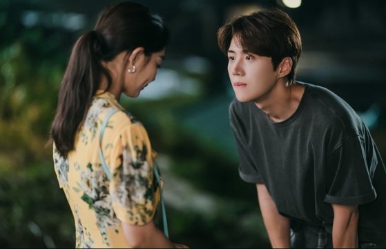 신민아와-김선호의-촬영모습