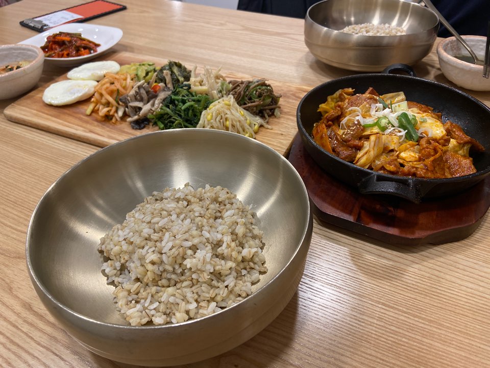  연희동 연희보리밥 나물좋아하면! 강추