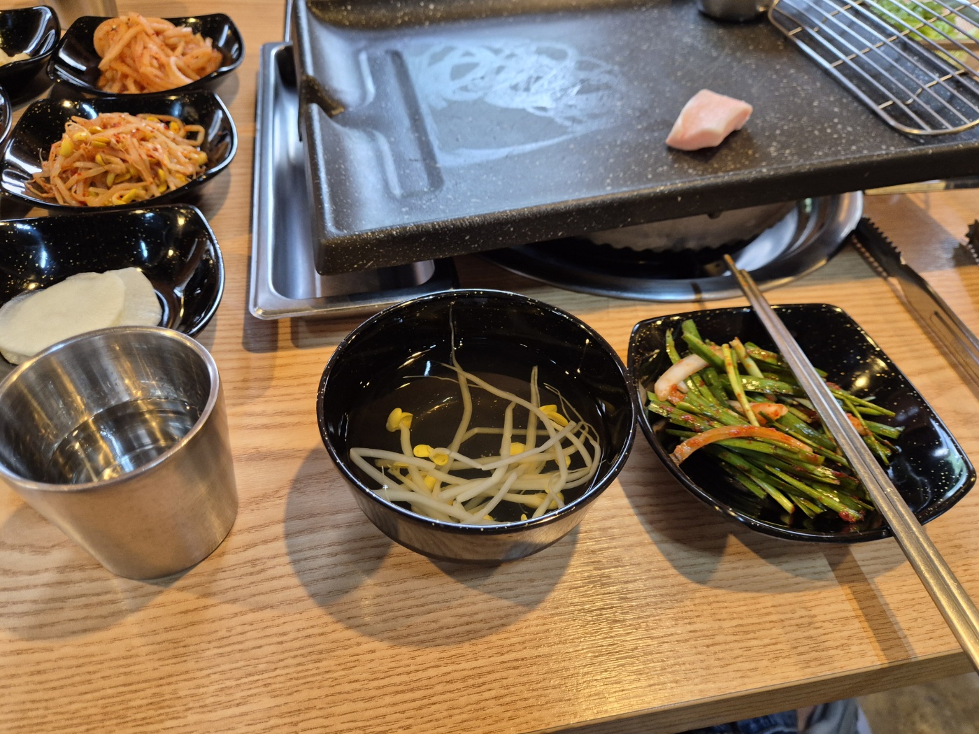 별미돈 기본반찬