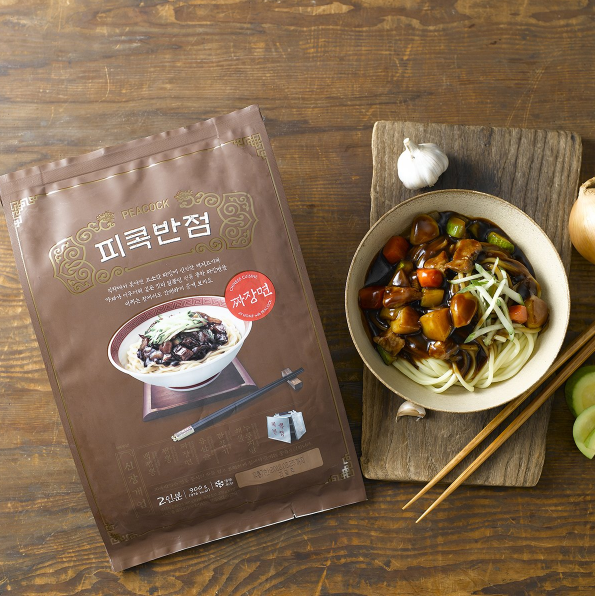  피콕반점 짜장면