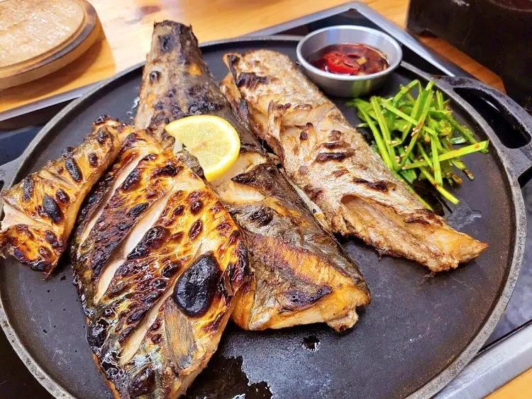 투데이 맛있는 메뉴 맛대맛 솥밥에 화덕에 구운 생선구이 맛있는 식당 추천 부산 광안리 해수욕장 생선구이집 맛집
