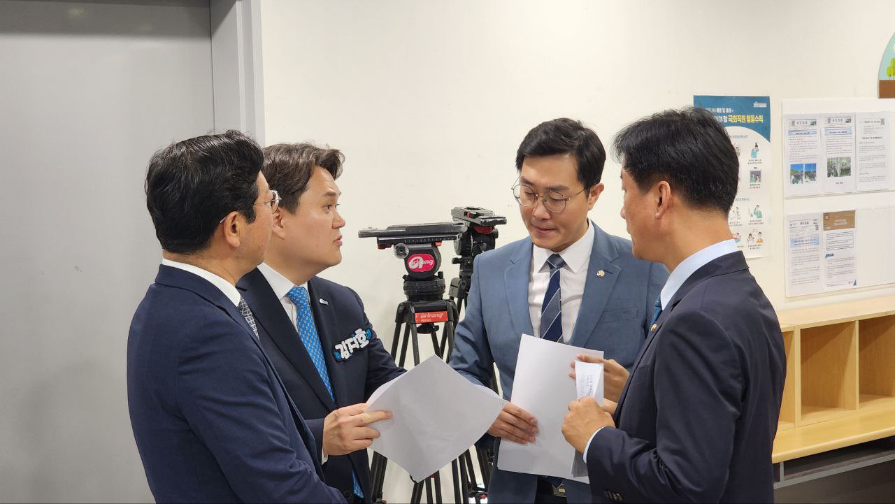 kimjiho1000-1809828975990251816-2.jpg