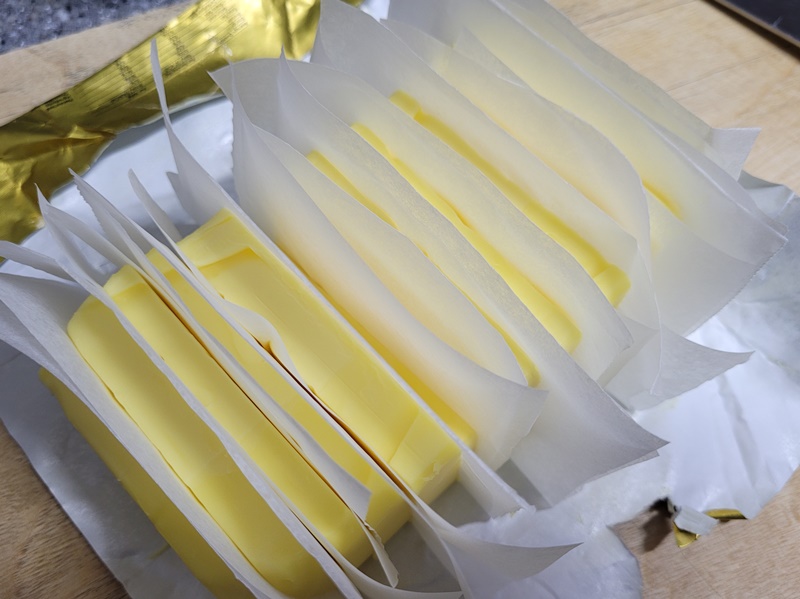 버터 보관방법 버터 종이호일 자르기