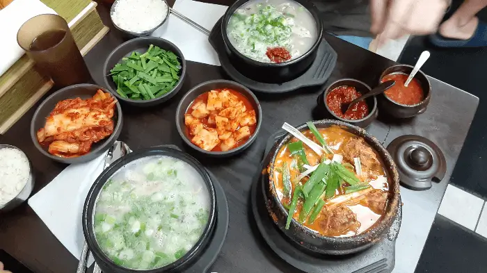돼지국밥 감자탕 순대국