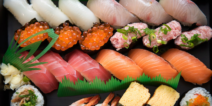 스시 (Sushi)