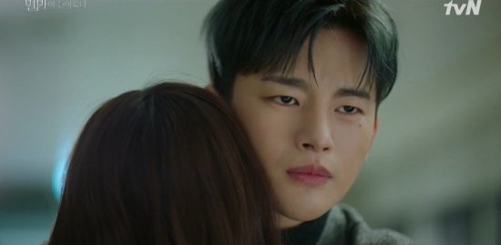  '멸망' 서인국박보영, 드디어 사랑 시작됐다 '애틋 포옹'