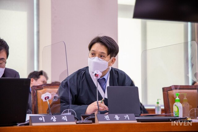  전용기 의원, 장관에게 확률형 아이템 규제 확답 받았다.