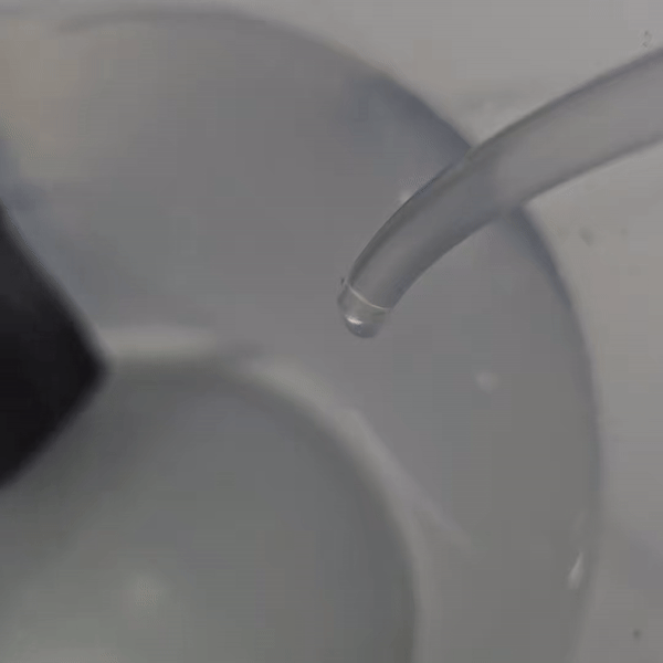 물이 방울방울 떨어지는 물맞댐 키트