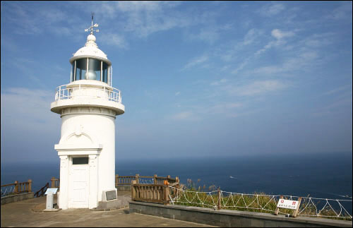  제주 바다를 밝힌 우도등대