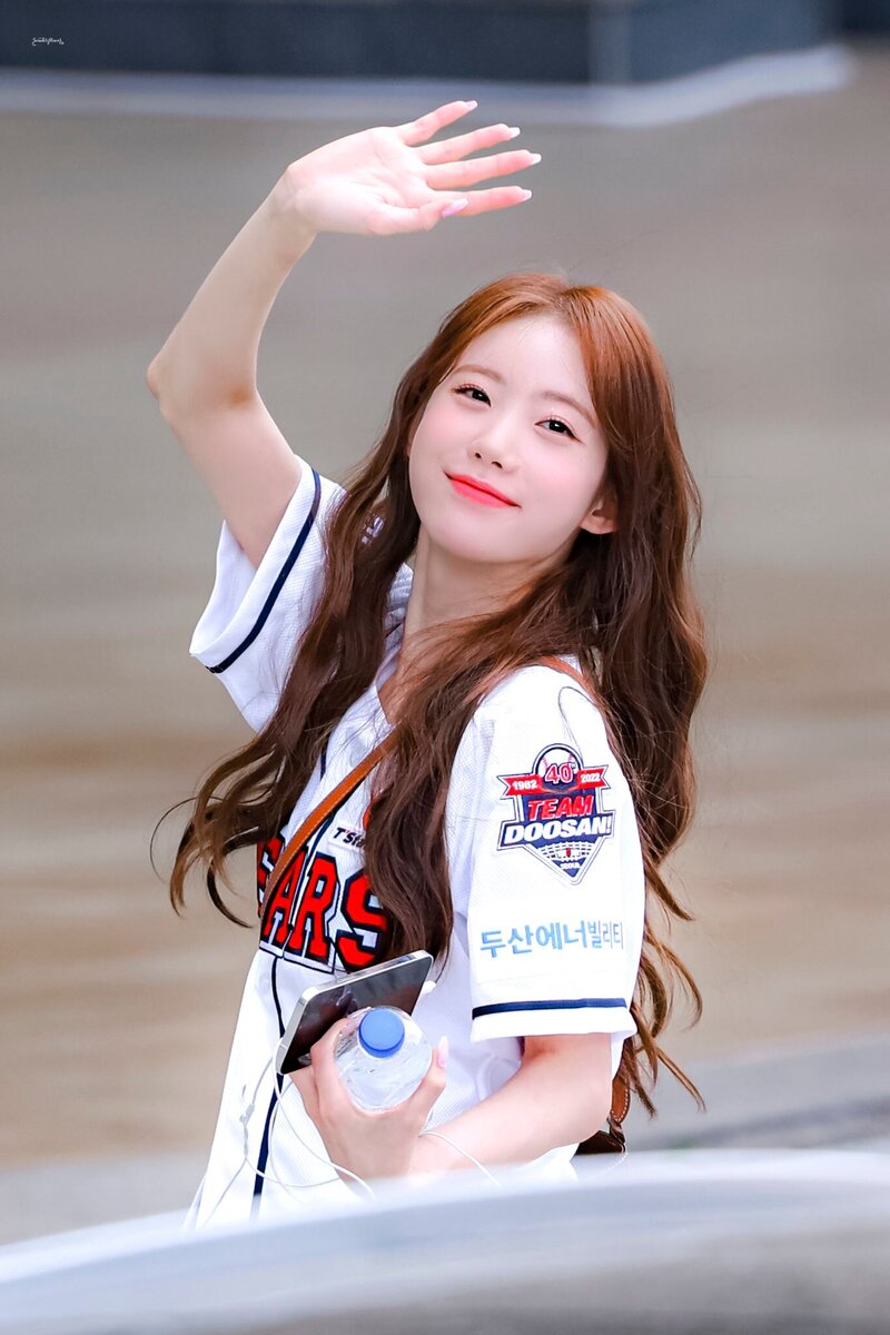  우주소녀 루다 May 21, 2022 두산베어스 응원 팬직찍 사진