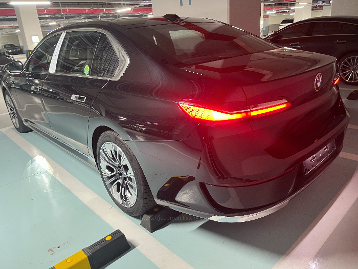bmw 7시리즈 뒤 우측후면