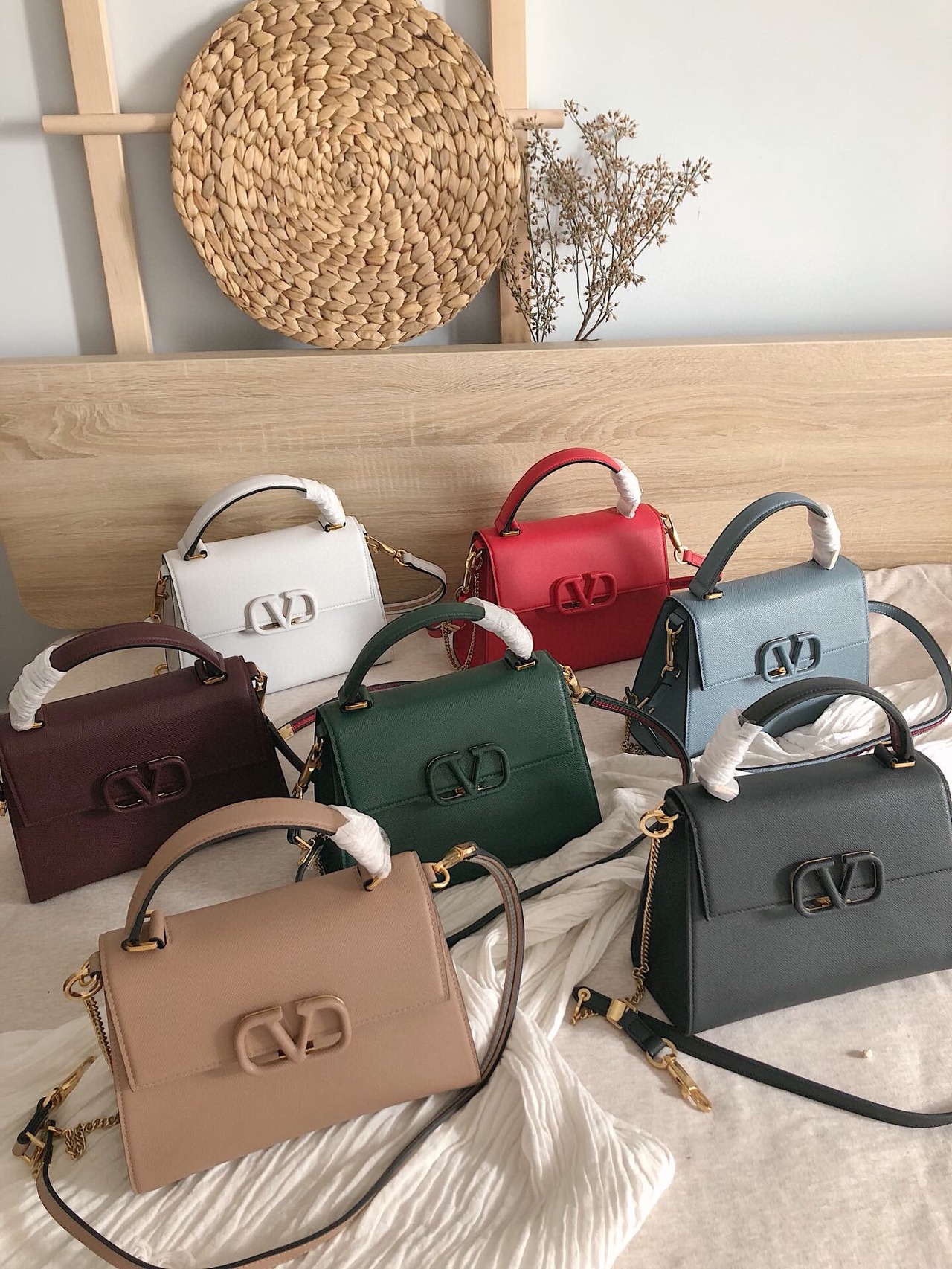  [VALENTINO] 발렌티노 스탐파 알체 카프스킨 브이슬링 VSLING 탑 핸들 백 ZW2B0F53KGWR82 (8 COLOR)