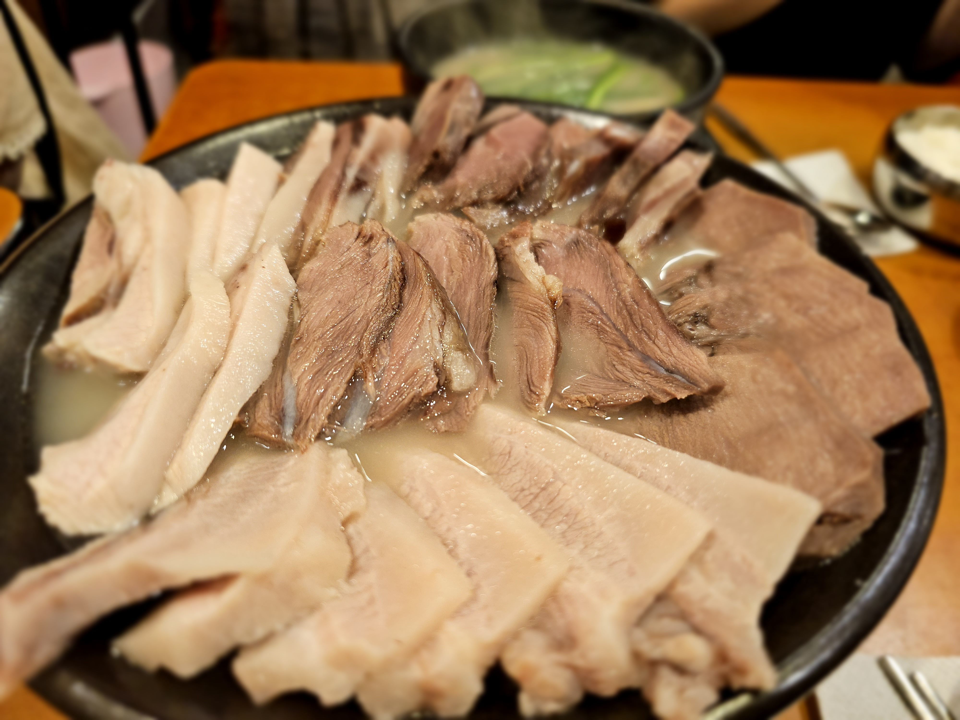 부산 깡통시장 맛집 양산집 수육백반 냄새 없어요! 부산 깡통시장 맛집 양산집 수육백반 냄새 없어요!