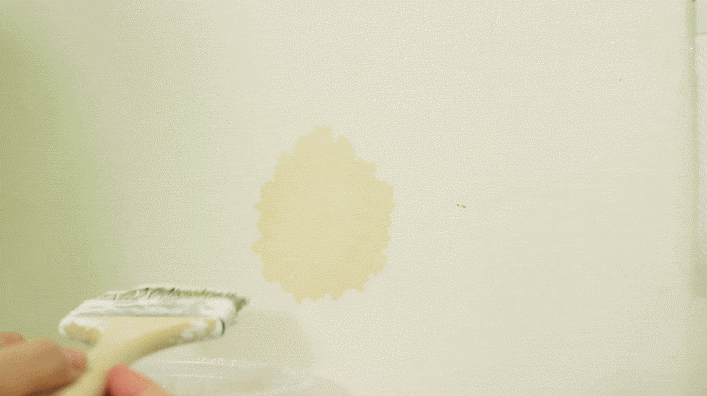 셀프인테리어 벽 페인트 칠하는 방법 벽지페인트 처음해봤는데 별거없네요. 벽지위에 칠해요. 13