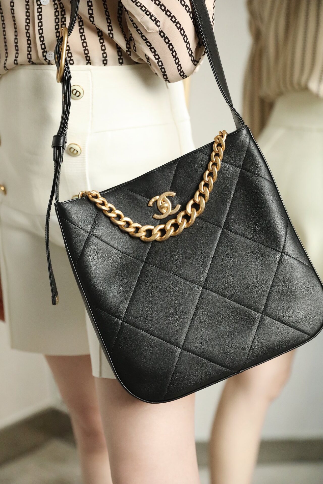  [CHANEL] 샤넬 호보 핸드백 AS2844 B06788 94305