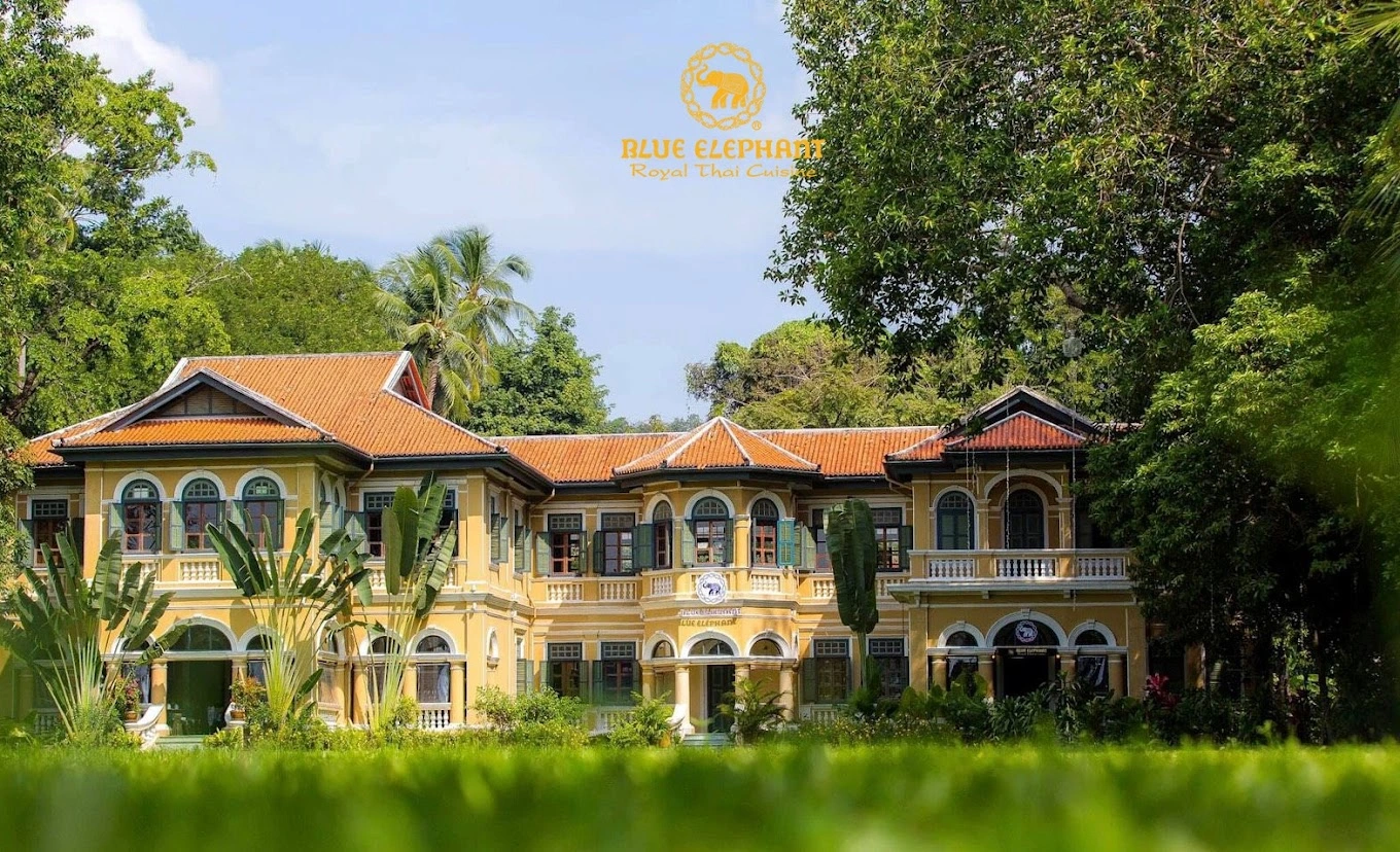 Blue Elephant Phuket Cooking School &amp; Restaurant - 전통 태국 음식의 향연