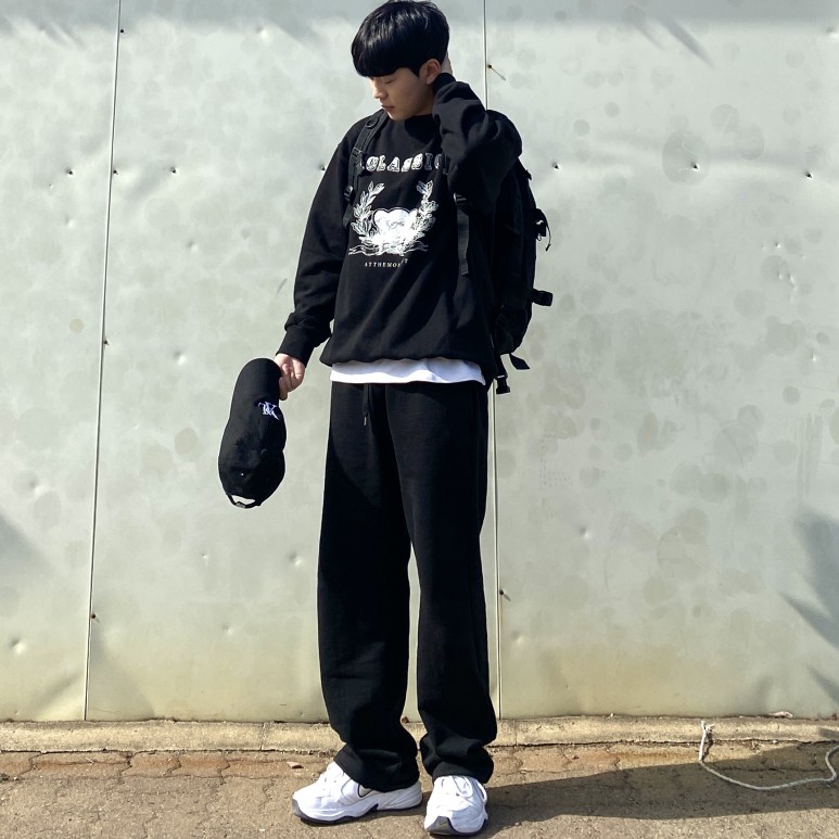 앳모멘트 이미지