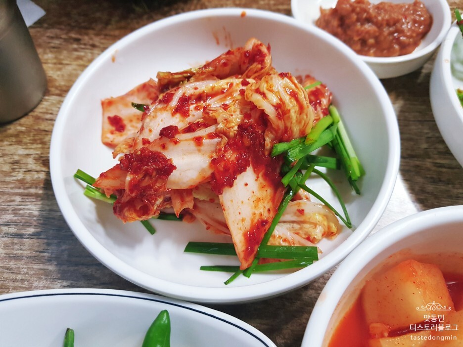 오복돼지국밥 김치