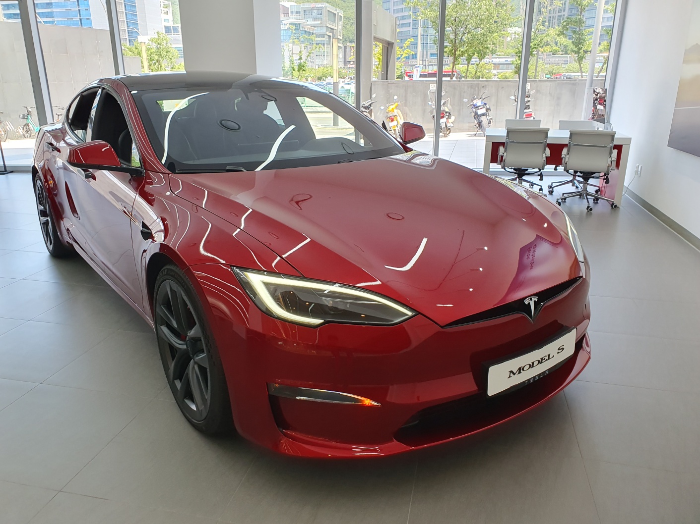 tesla model s