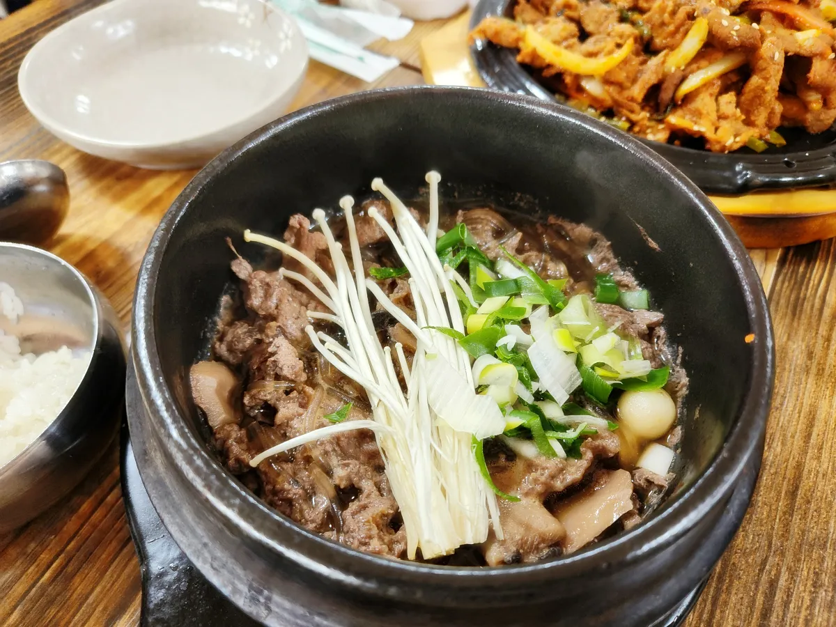 시골밥상-불고기-한뚞배기