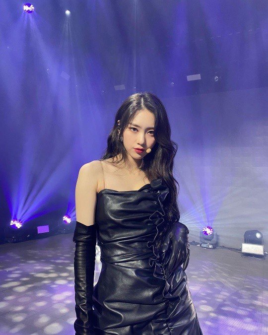  오마이걸 지호 블랙 원피스 움짤 gif