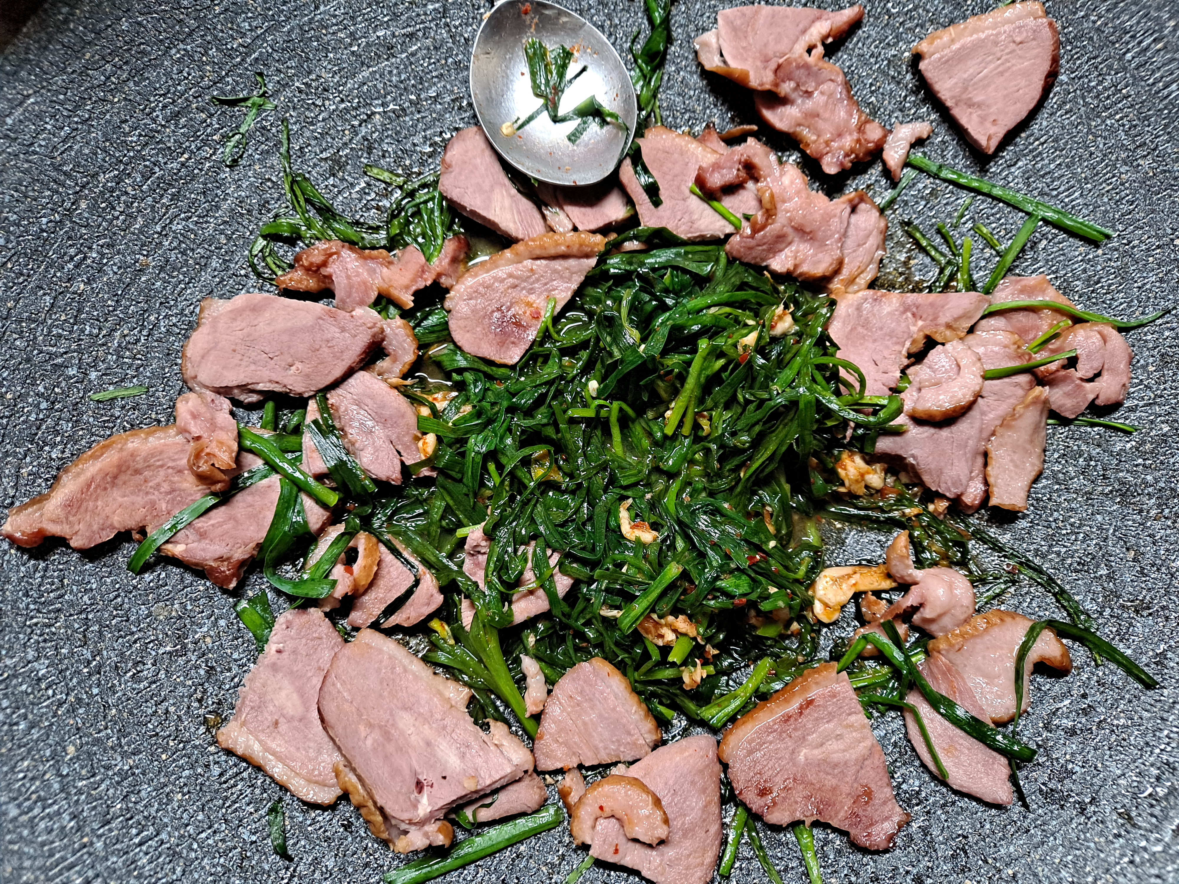  은은한 향을 품다, 훈제오리(Smoked Duck)