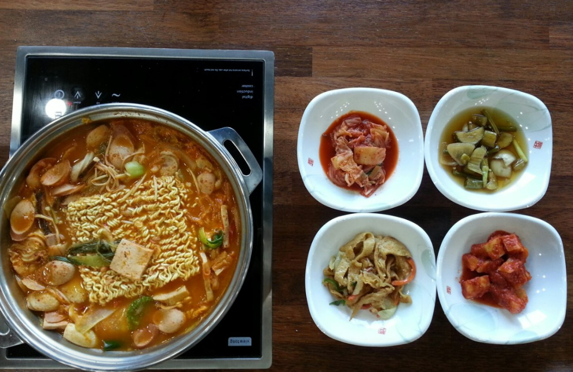 백반기행 춘천 부대찌개 슈바인학센