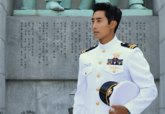 이근 실물 사진