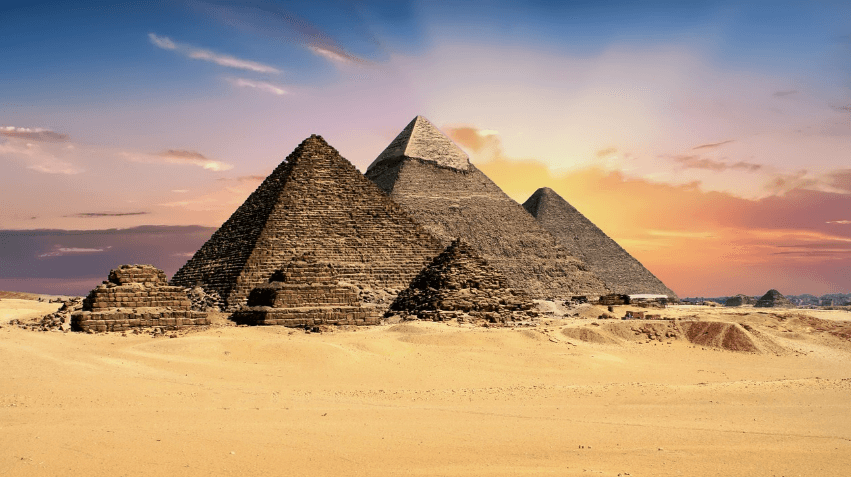 이집트 피라미드 사진