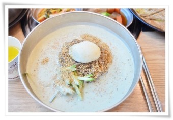 메밀막국수