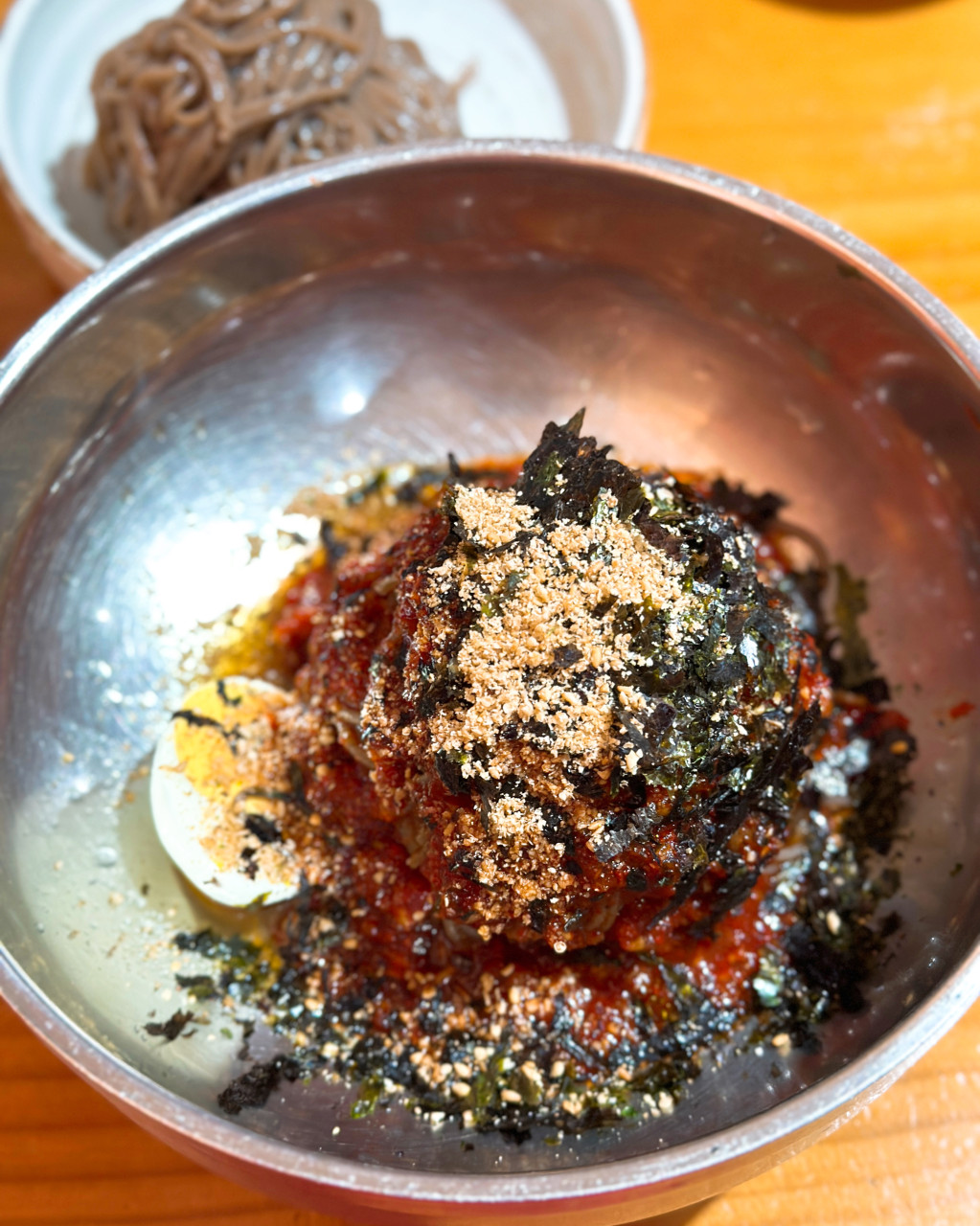 비빔 막국수 한 그릇