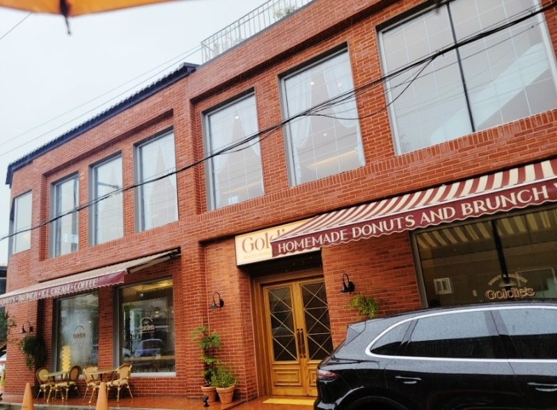 행궁동 대형 카페 도넛 맛집 골디스