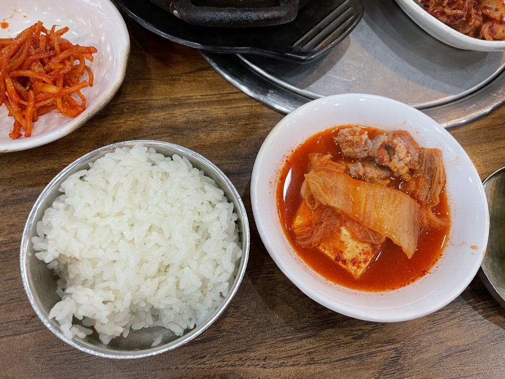 동해식당 김치찌개