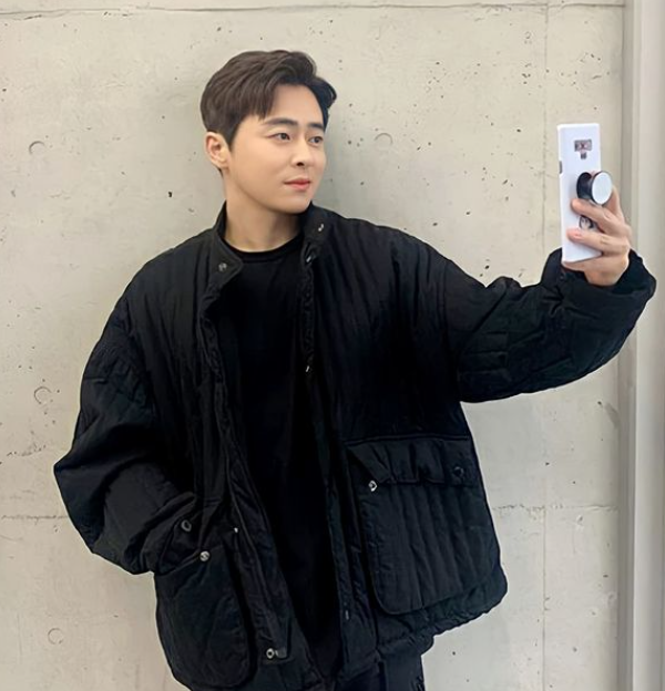 조정석-셀피사진