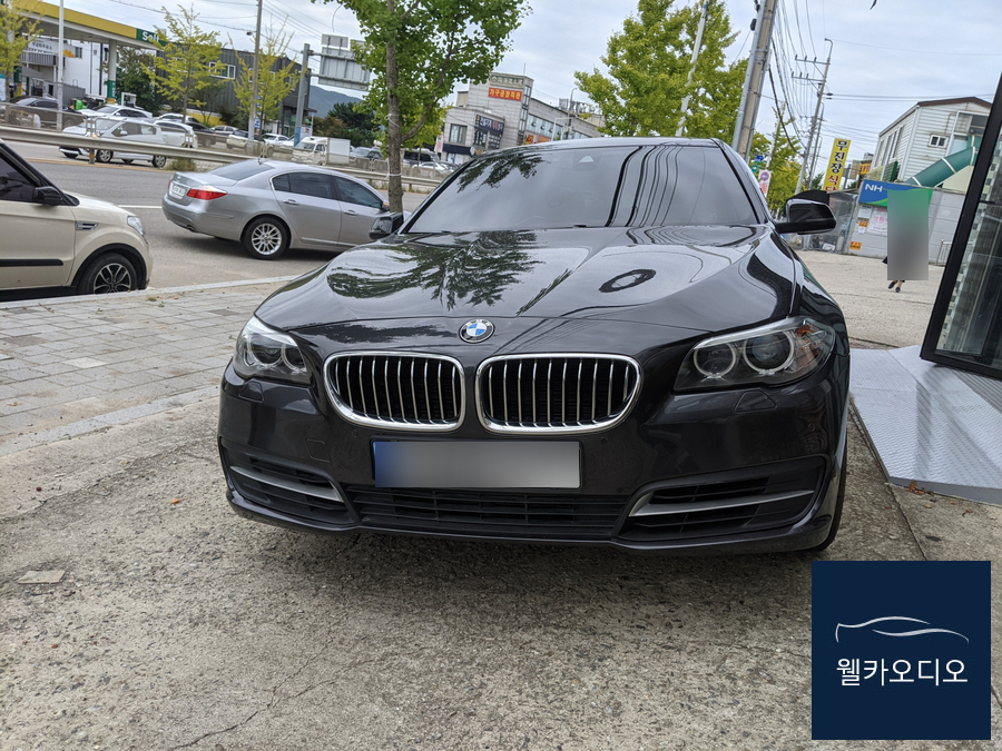  BMW 520D 오디오 수리 NBT 내비게이션 실행 불가, 음악 컬렉션 재생 불가, 블루투스 작동 불가 수리
