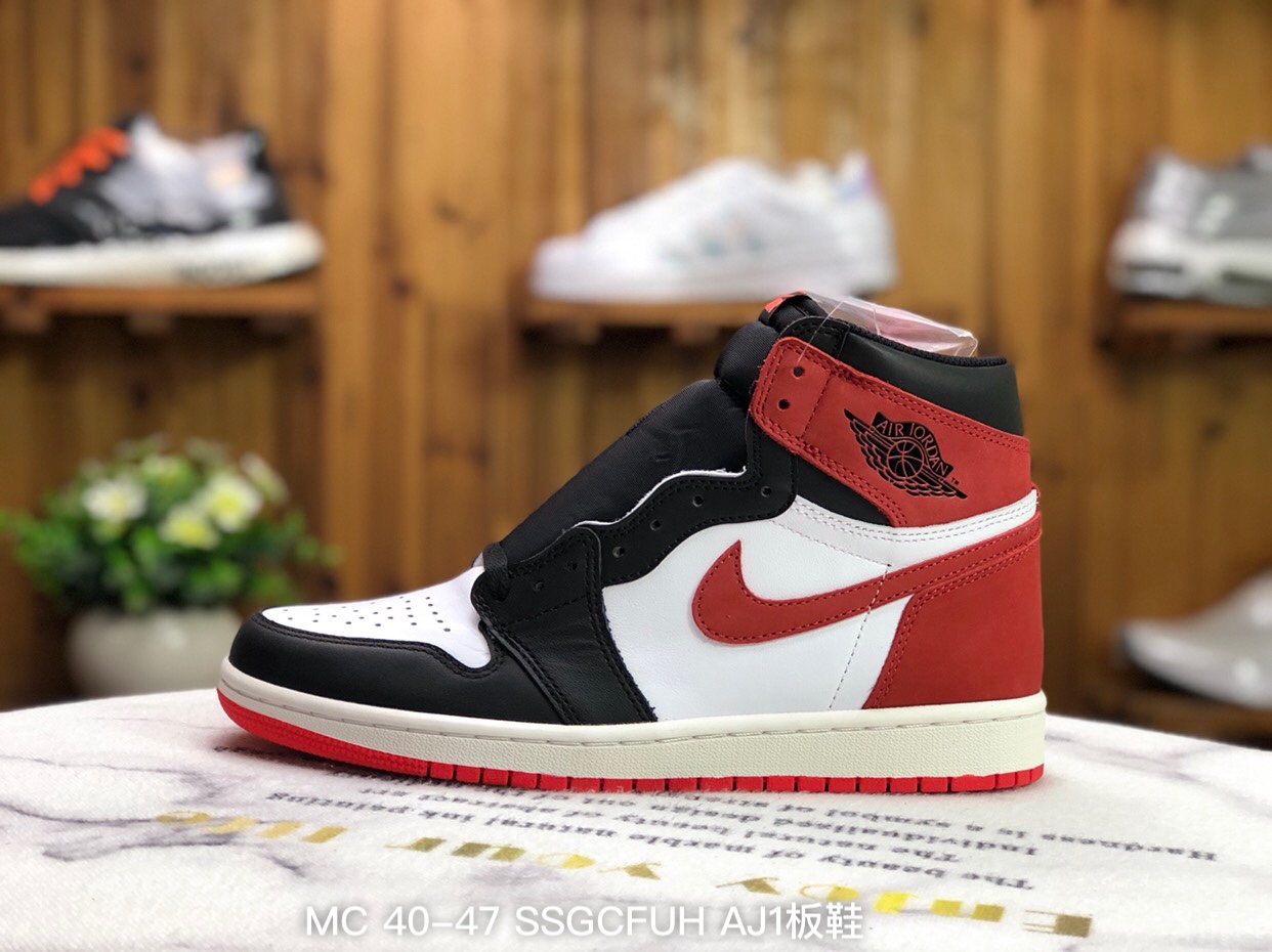  [NIKE] 나이키 에어 조던1 레트로 하이 OG 트랙 레드 TRACK RED 555088-112