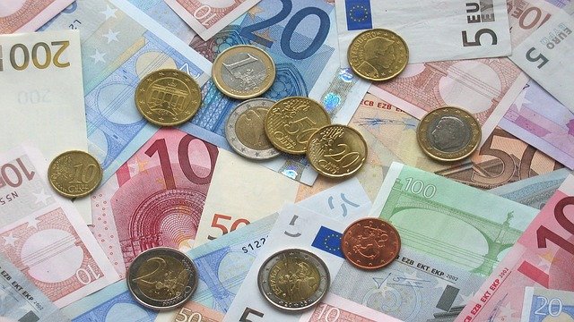 프랑스-적금-유로지폐와-동전