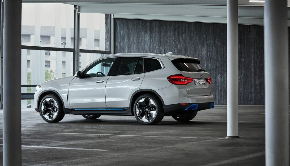 BMW-iX3-측후면