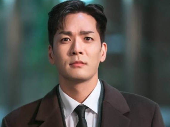 배우 박윤재