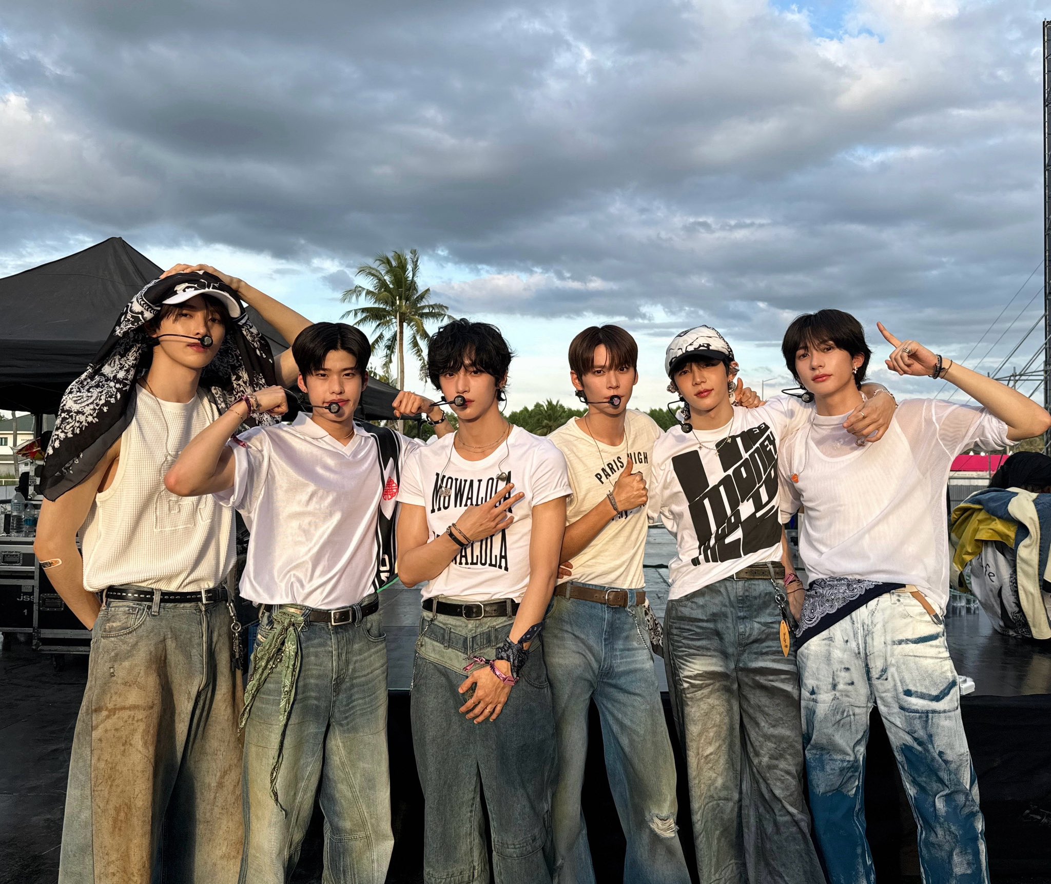 20241124rollingloud트위터공계가족사진