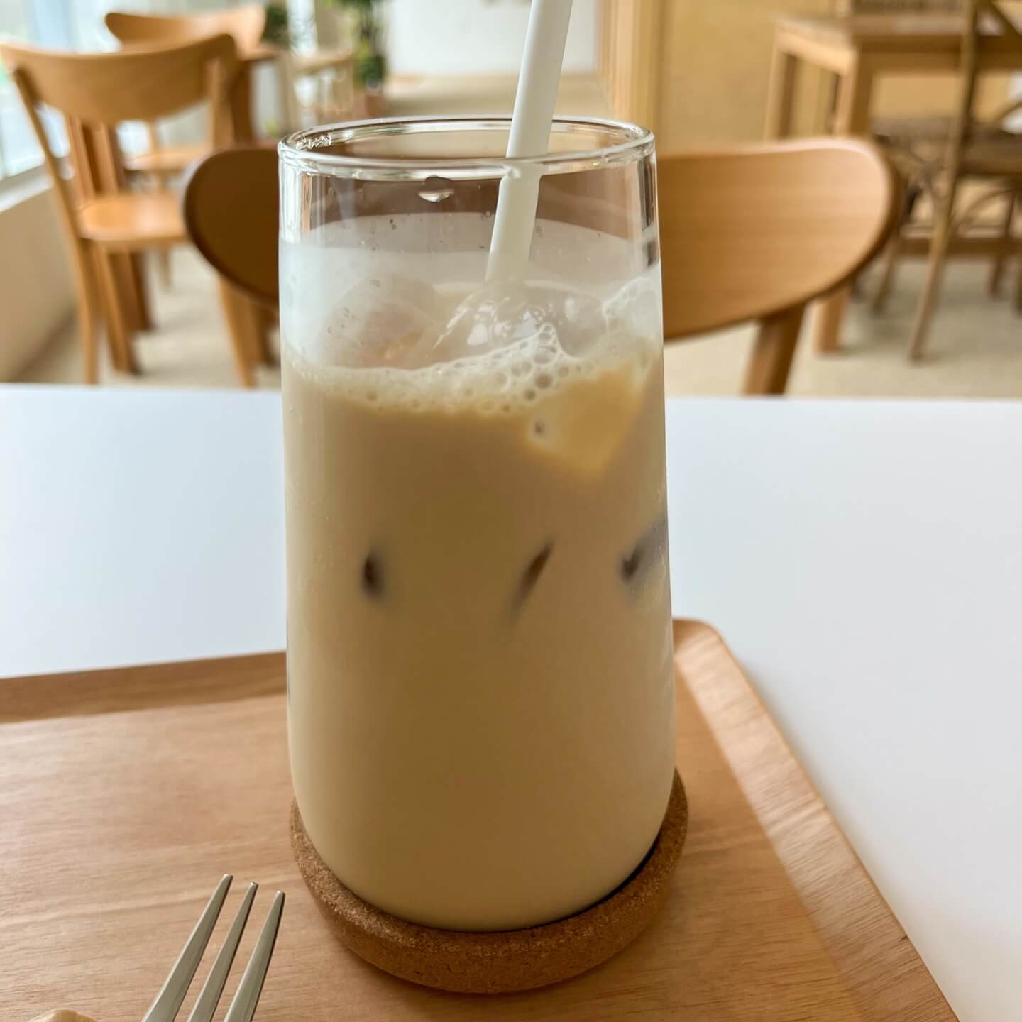 앙티브데이지-바닐라빈라떼